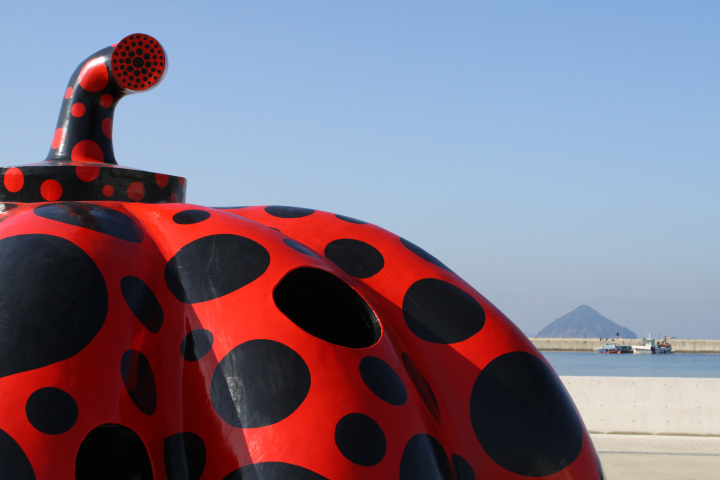 【瀬戸内国際芸術祭2025】岡山駅からアートを巡る「直島・宇野港」コース